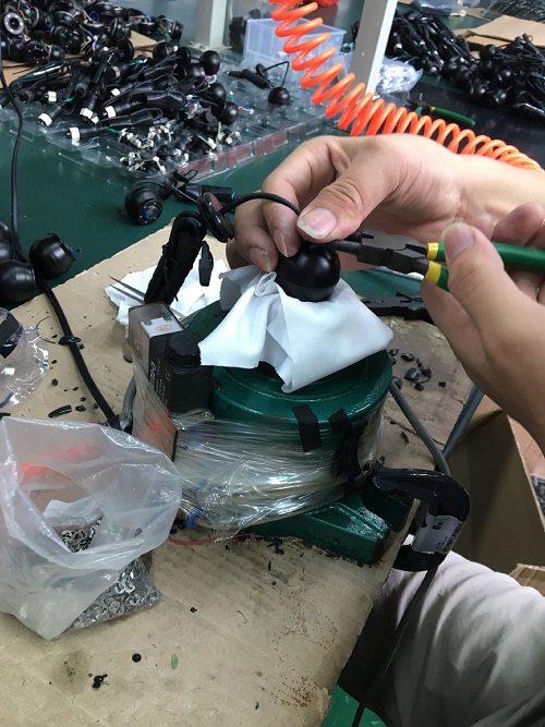 Pag-iiniksyon ng Pandikit sa Waterproof Car Camera